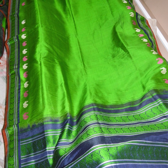 *** PRETTY GREEN KANJEEVARAM PURE SILK  SARI PEACOCK MOTIFS + FREE GIFT* - Picture 8 of 9
